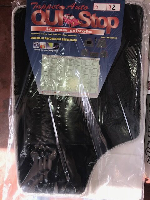 QUATTROEMME1202 -- 000 (2704) Tappeti Auto Flash Color Q2 4 pezzi - immagine 1